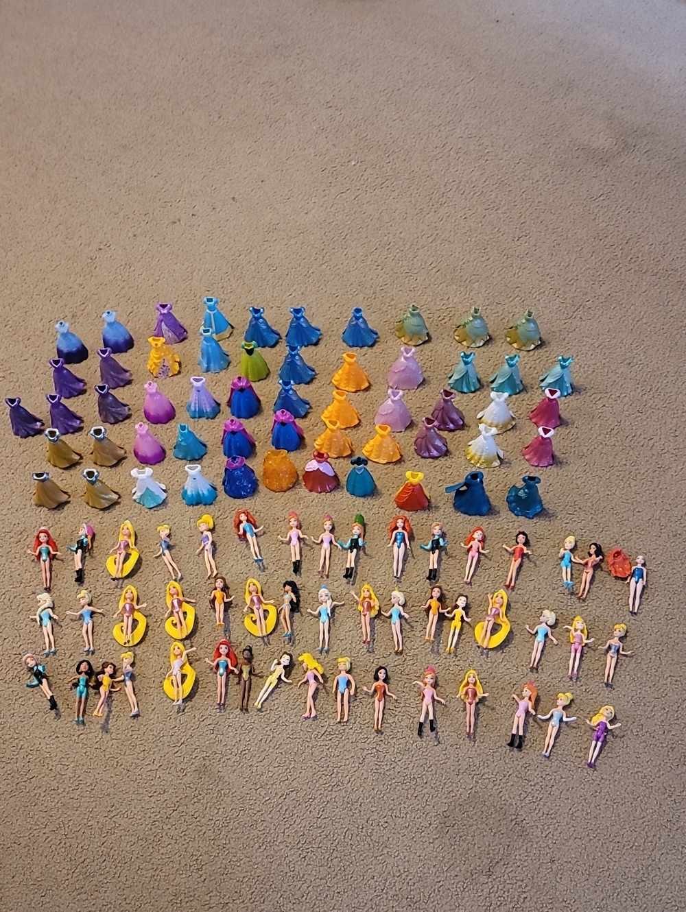 Huge Lot Of Disney Magiclip Princess Mini Dolls and Dresses Set - Multicolor